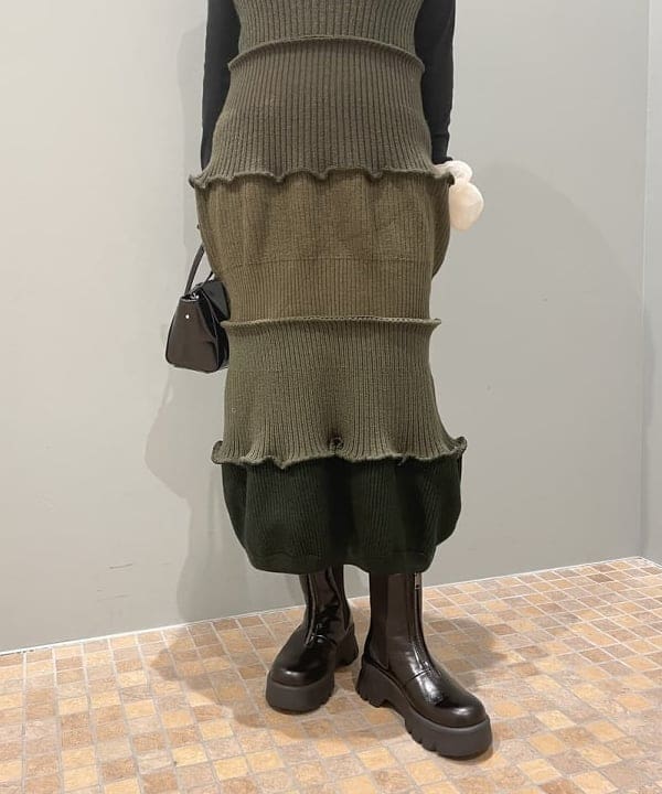 田中 里実さんの「BEAMS WOMEN｜フラップ ミニ バッグ」を使ったコーディネート