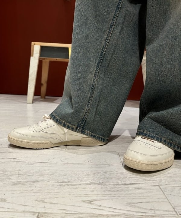 Rintaroさんの「BEAMS WOMEN｜【別注】Lee / WIDE FADE BAGGY JEANS」を使ったコーディネート