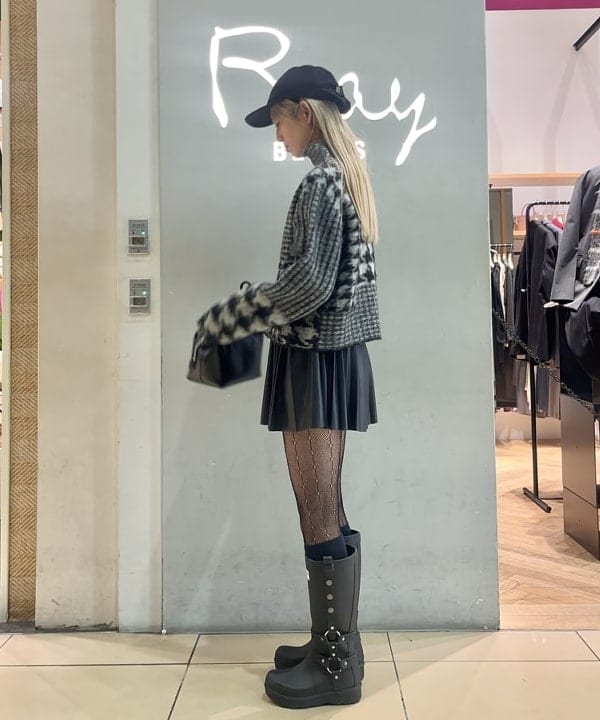 イトウミサキさんの「BEAMS WOMEN｜Casselini &times; Ray BEAMS / 別注 リボン キャップ」を使ったコーディネート