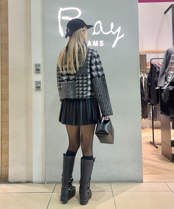 イトウミサキさんの「BEAMS WOMEN｜Casselini &times; Ray BEAMS / 別注 リボン キャップ」を使ったコーディネート