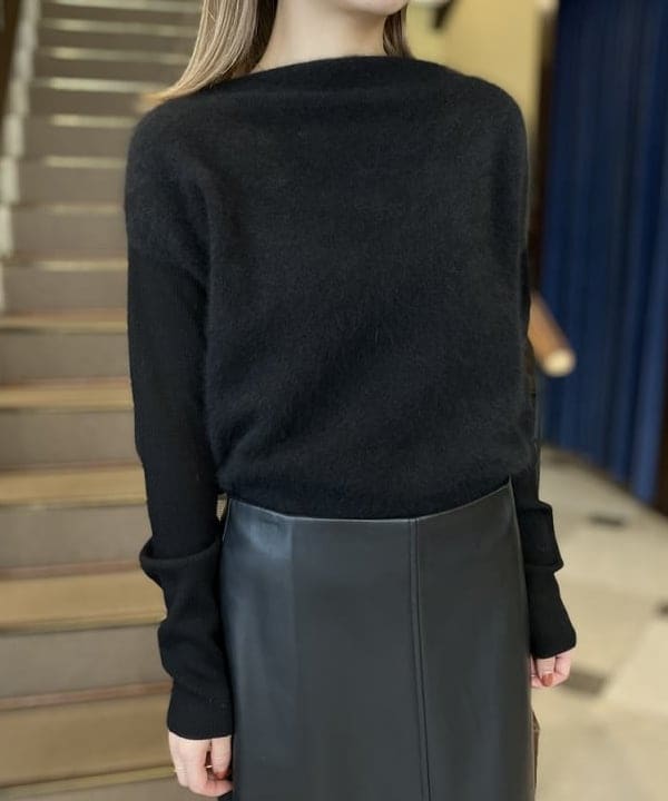 蒲原 捺美さんの「BEAMS WOMEN｜フラッフィ ボートネック プルオーバー」を使ったコーディネート