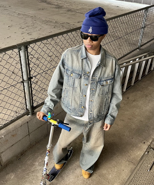 NADEL ナデールさんの「BEAMS WOMEN｜【別注】Lee / WIDE FADE BAGGY JEANS」を使ったコーディネート