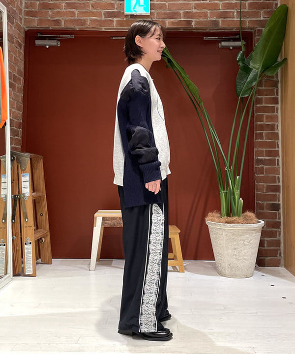 中江梨々香さんの「BEAMS WOMEN｜サイド レース ラインパンツ」を使ったコーディネート