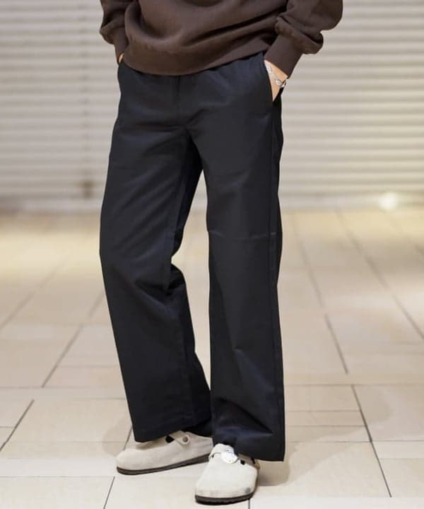 Kellyさんの「BEAMS WOMEN｜【別注】Dickies / ワイド チノ パンツ」を使ったコーディネート