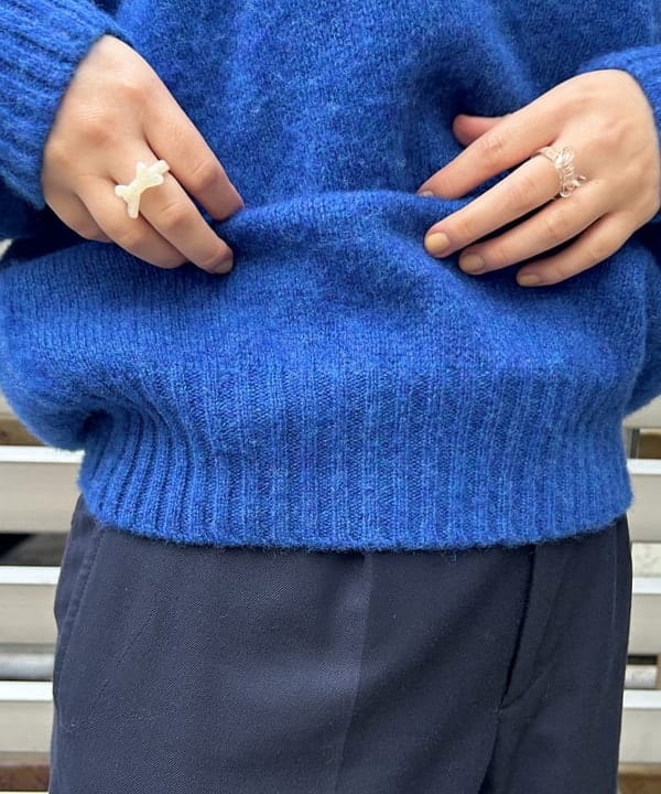 まつむさんの「BEAMS WOMEN｜BEAMS BOY / ポリエステル ウール シンチ バック スラックス」を使ったコーディネート