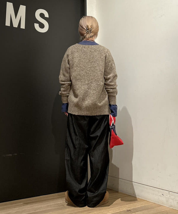 安藤 菜央さんの「BEAMS WOMEN｜L.L.Bean × BEAMS PLUS ＆ BEAMS BOY / Deep Bottom Deluxe Boat and Tote Mini」を使ったコーディネート
