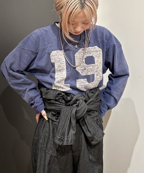 安藤 菜央さんの「BEAMS WOMEN｜L.L.Bean × BEAMS PLUS ＆ BEAMS BOY / Deep Bottom Deluxe Boat and Tote Mini」を使ったコーディネート