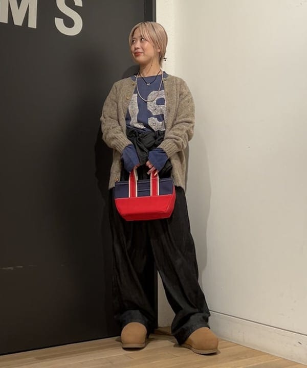 安藤 菜央さんの「BEAMS WOMEN｜L.L.Bean × BEAMS PLUS ＆ BEAMS BOY / Deep Bottom Deluxe Boat and Tote Mini」を使ったコーディネート