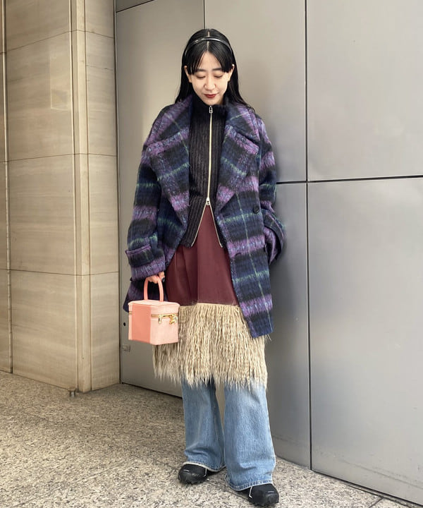 マツド ユメカさんの「BEAMS WOMEN｜カウヘアー ミニ バッグ」を使ったコーディネート