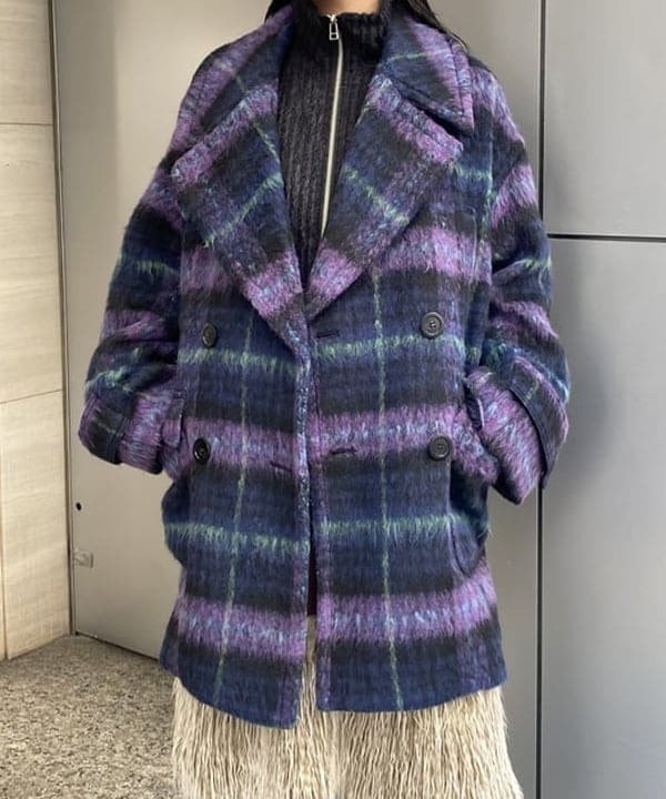 マツド ユメカさんの「BEAMS WOMEN｜カウヘアー ミニ バッグ」を使ったコーディネート