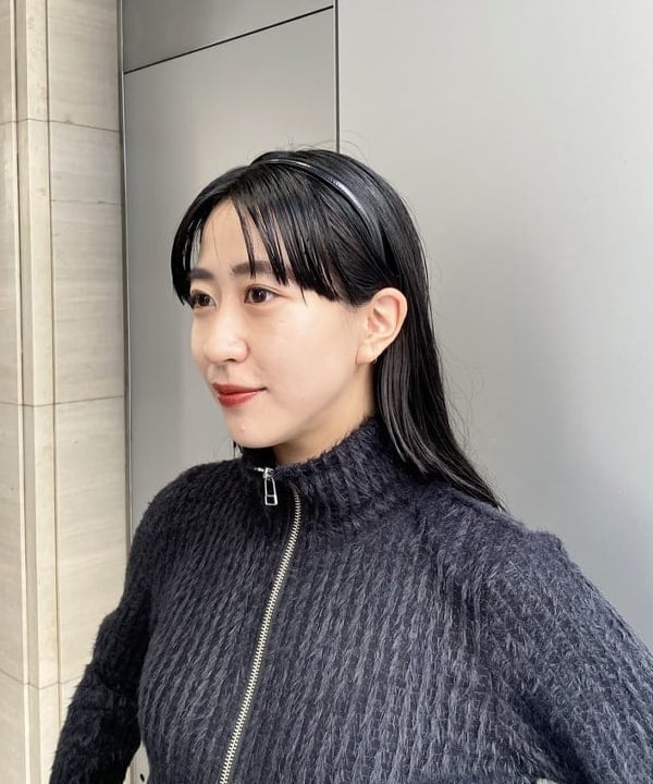 マツド ユメカさんの「BEAMS WOMEN｜カウヘアー ミニ バッグ」を使ったコーディネート
