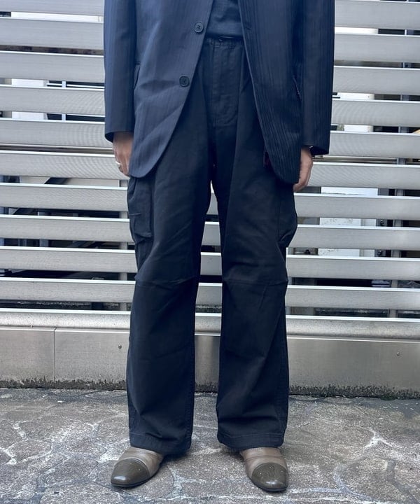 槙山 賢斗さんの「BEAMS WOMEN｜GRAMICCI / 別注 6ポケット カーゴパンツ」を使ったコーディネート