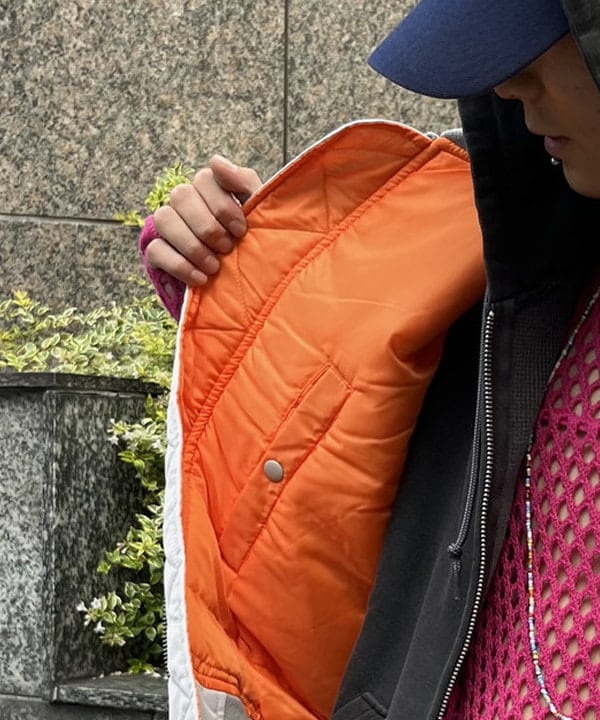 菊田 悠さんの「BEAMS WOMEN｜【別注】Dickies / ワイド チノ パンツ」を使ったコーディネート