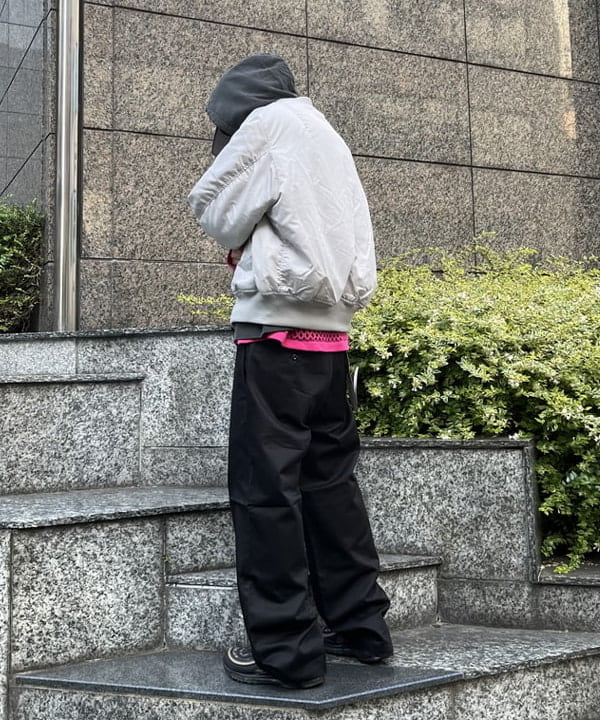 菊田 悠さんの「BEAMS WOMEN｜【別注】Dickies / ワイド チノ パンツ」を使ったコーディネート