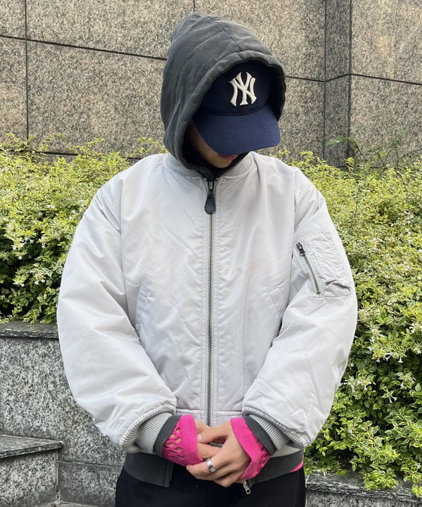 菊田 悠さんの「BEAMS WOMEN｜【別注】Dickies / ワイド チノ パンツ」を使ったコーディネート