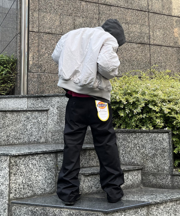 菊田 悠さんの「BEAMS WOMEN｜【別注】Dickies / ワイド チノ パンツ」を使ったコーディネート