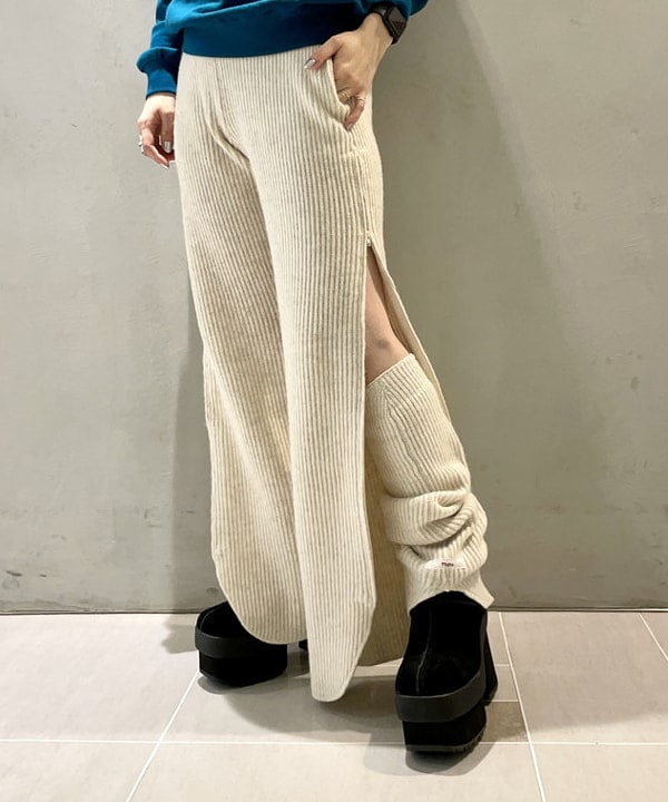 カタヤマ アヤさんの「BEAMS WOMEN｜THE NORTH FACE / エンライドトラックジャケット」を使ったコーディネート