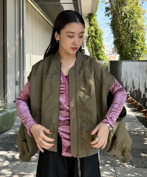 ちりこさんの「BEAMS WOMEN｜2way スリーブ ギャザー ブルゾン」を使ったコーディネート