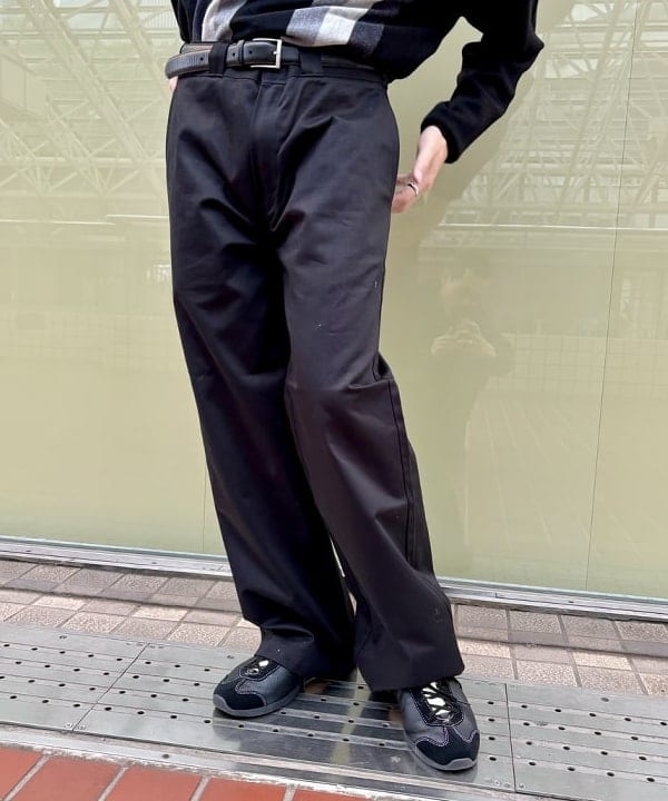 秋元 亮汰さんの「【別注】Dickies / ワイド チノ パンツ」を使ったコーディネート