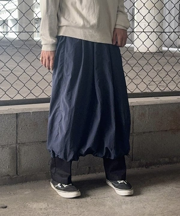 川崎 駿希さんの「BEAMS WOMEN｜Gramicci × BEAMS BOY / 別注 バルーン スカート」を使ったコーディネート