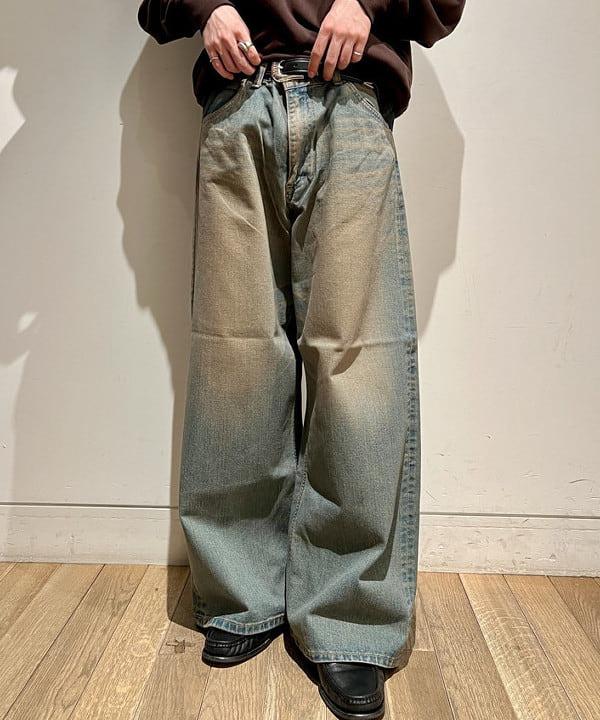 関澤 佑樹さんの「BEAMS WOMEN｜【別注】Lee / WIDE FADE BAGGY JEANS」を使ったコーディネート