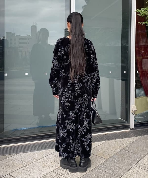 ayaさんの「BEAMS WOMEN｜YAHKI / YH-661 クロス ボディ バッグ」を使ったコーディネート