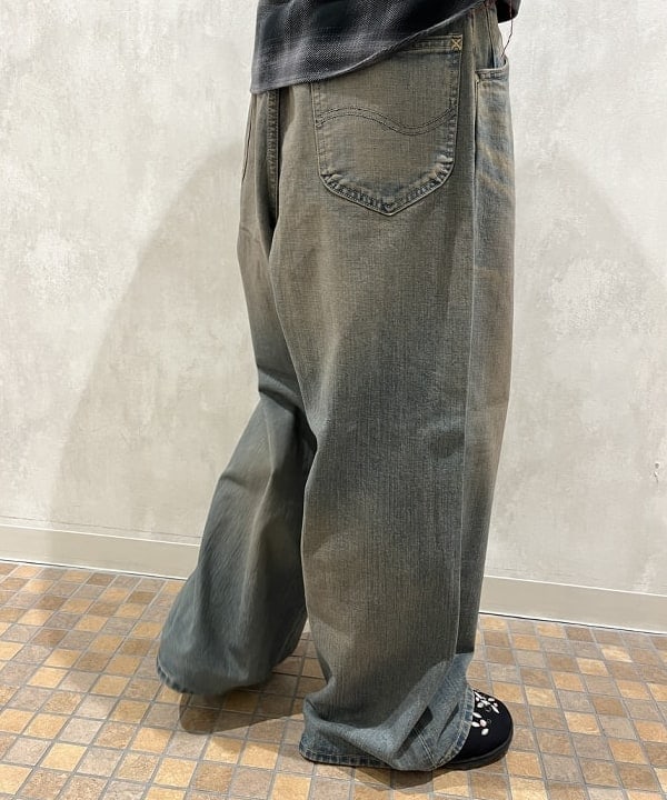 菊田 悠さんの「BEAMS WOMEN｜【別注】Lee / WIDE FADE BAGGY JEANS」を使ったコーディネート