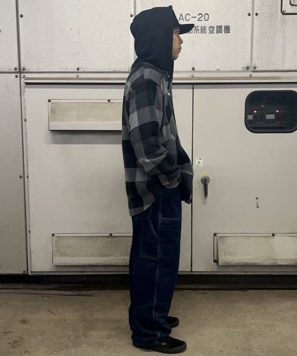 槙山 賢斗さんの「BEAMS WOMEN｜【別注】NULL TOKYO / W KNEE DENIM PANTS」を使ったコーディネート