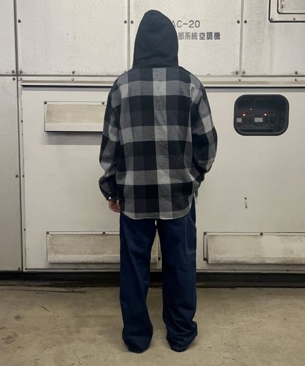 槙山 賢斗さんの「BEAMS WOMEN｜【別注】NULL TOKYO / W KNEE DENIM PANTS」を使ったコーディネート