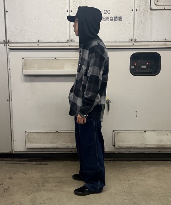 槙山 賢斗さんの「BEAMS WOMEN｜【別注】NULL TOKYO / W KNEE DENIM PANTS」を使ったコーディネート
