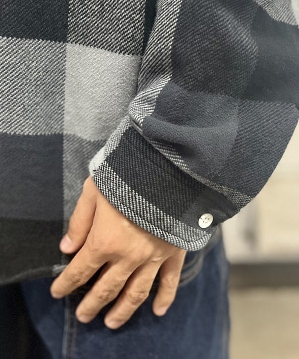 槙山 賢斗さんの「BEAMS WOMEN｜【別注】NULL TOKYO / W KNEE DENIM PANTS」を使ったコーディネート