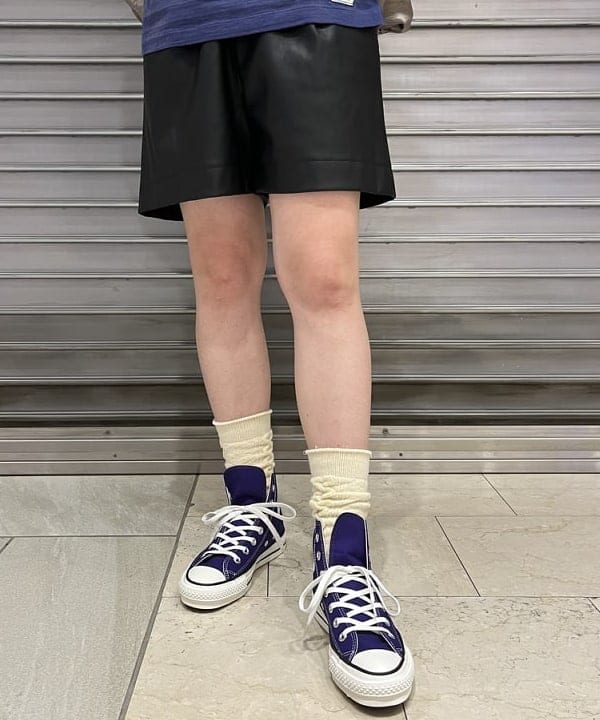 前田 優衣さんの「BEAMS WOMEN｜フェイクレザー ショートパンツ」を使ったコーディネート