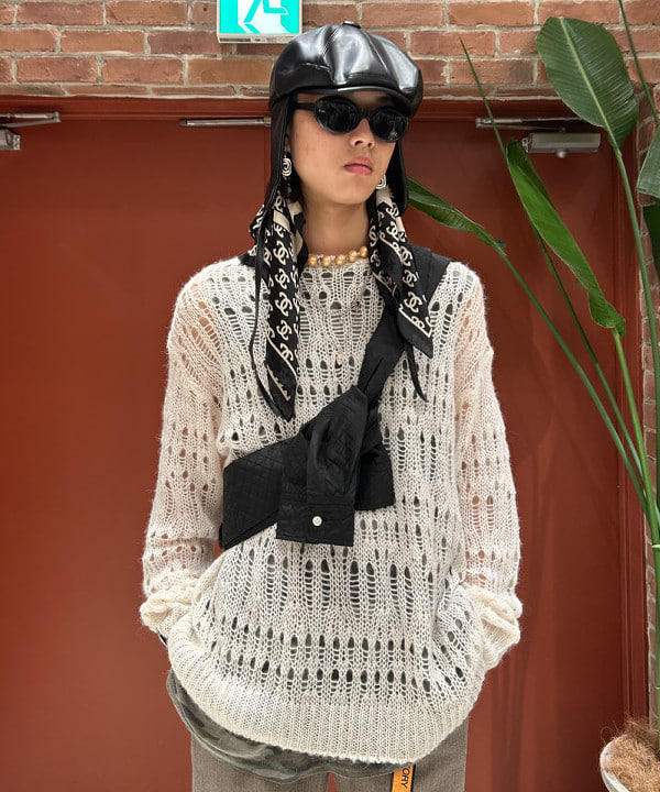 shimaさんの「BEAMS WOMEN｜3ゲージ クロシェ クルーネック ニット」を使ったコーディネート