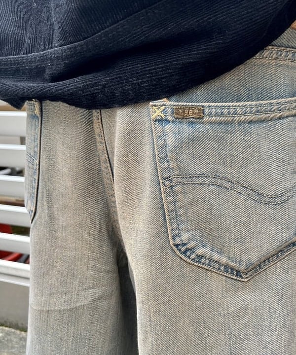 NADEL ナデールさんの「BEAMS WOMEN｜【別注】Lee / WIDE FADE BAGGY JEANS」を使ったコーディネート