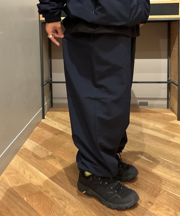 三宅 康平さんの「BEAMS WOMEN｜【別注】 FRED PERRY / Shell Jacket」を使ったコーディネート