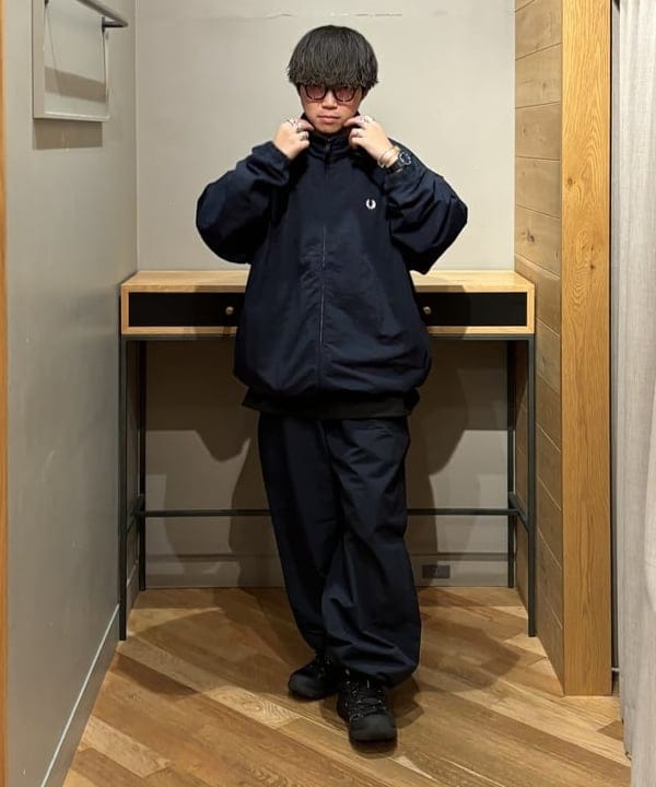 三宅 康平さんの「BEAMS WOMEN｜【別注】 FRED PERRY / Shell Jacket」を使ったコーディネート