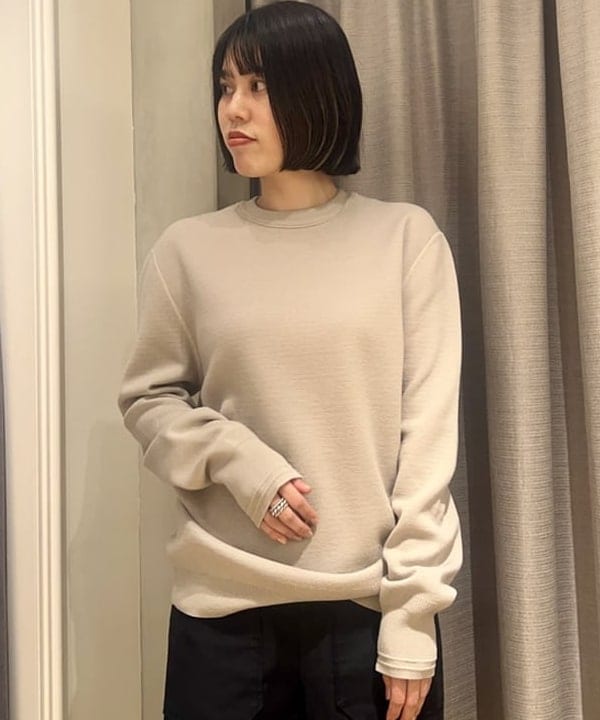 岡 妃呂美さんの「BEAMS WOMEN｜TATRAS / BARBRA ボアブルゾン」を使ったコーディネート