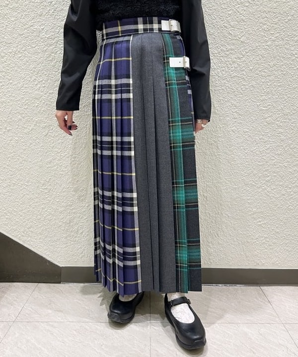 庭野 優紀さんの「TATRAS / BARBRA ボア ブルゾン」を使ったコーディネート