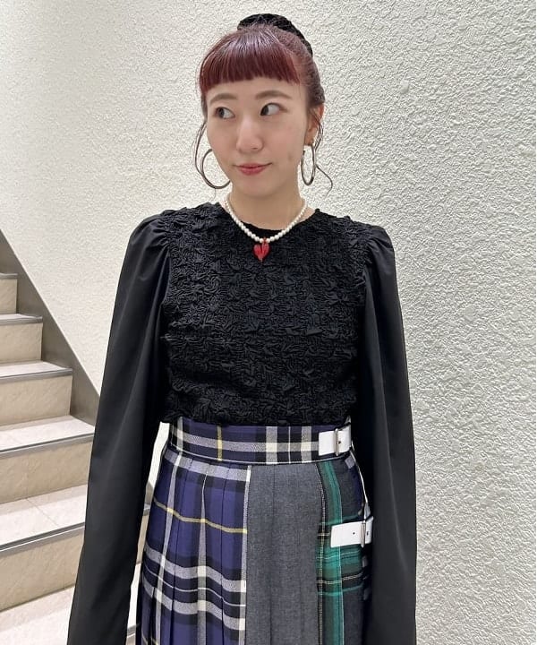 庭野 優紀さんの「TATRAS / BARBRA ボア ブルゾン」を使ったコーディネート