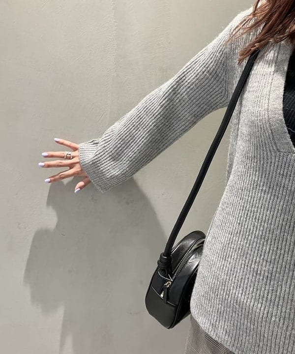 CHIHIROさんの「BEAMS WOMEN｜アルパカ Vネック ニット」を使ったコーディネート
