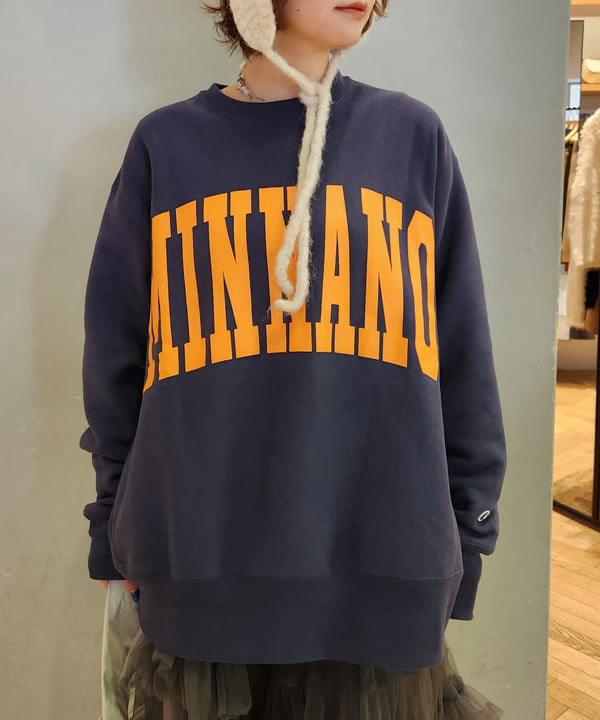 saori KATOさんの「BEAMS WOMEN｜【別注】Champion × MIN-NANO / ロゴ クルーネック スウェット」を使ったコーディネート