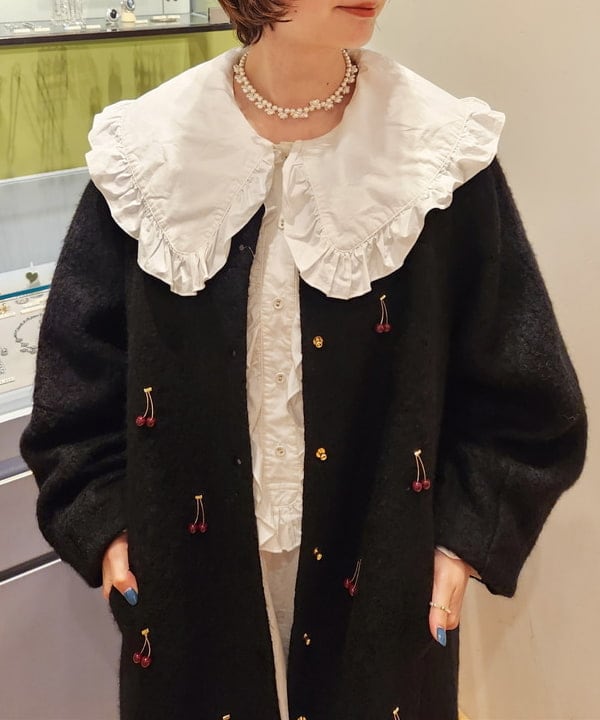 saori KATOさんの「BEAMS WOMEN｜フラワー パール ネックレス」を使ったコーディネート
