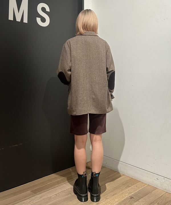 佐藤 亜美さんの「BEAMS WOMEN｜カット コーデュロイ バイカー ショーツ」を使ったコーディネート