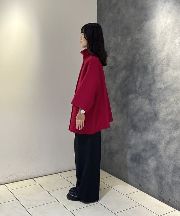 高木 菜央さんの「BEAMS WOMEN｜バックル 2タック ワイドパンツ」を使ったコーディネート