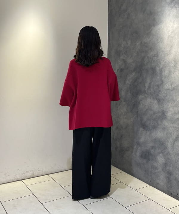 高木 菜央さんの「BEAMS WOMEN｜バックル 2タック ワイドパンツ」を使ったコーディネート