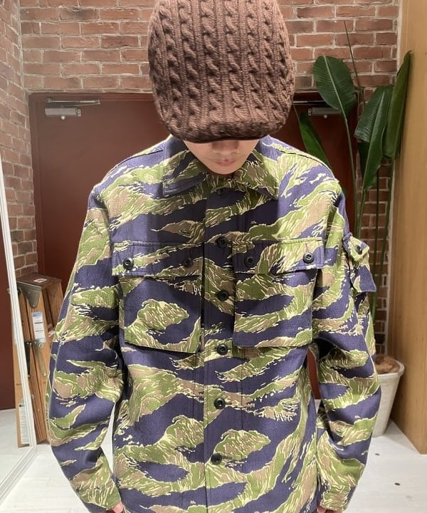 ハルさんの「BEAMS WOMEN｜タイガーストライプ ジャカード ミリタリー シャツ ジャケット」を使ったコーディネート