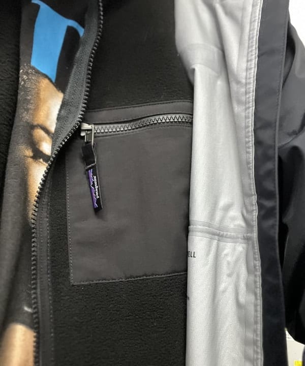 高遠 恒巳さんの「BEAMS WOMEN｜patagonia / Torrentshell 3L Jacket」を使ったコーディネート