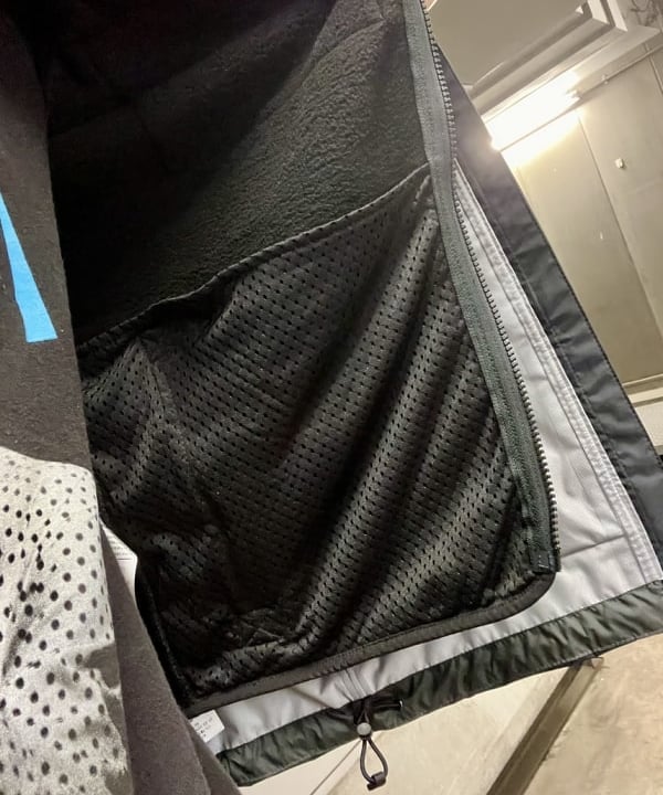 高遠 恒巳さんの「BEAMS WOMEN｜patagonia / Torrentshell 3L Jacket」を使ったコーディネート