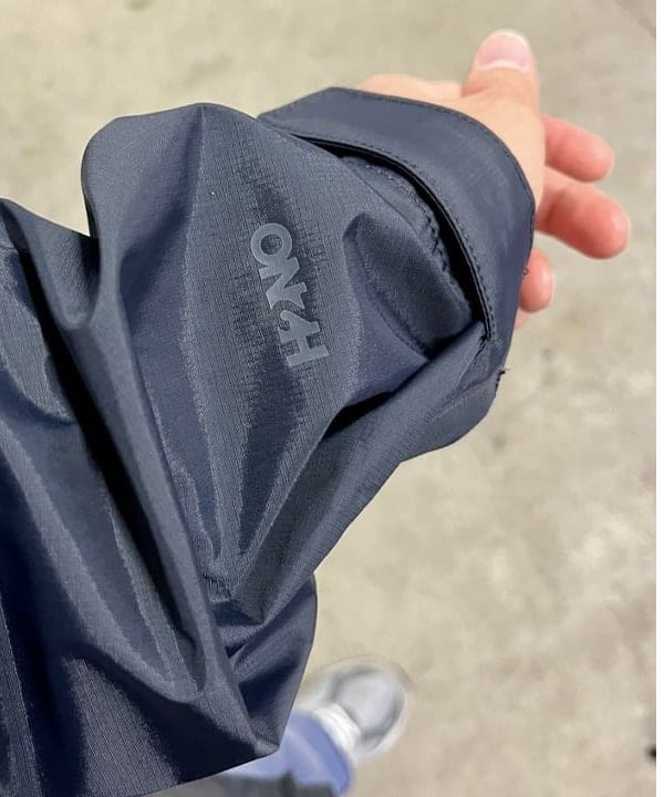 高遠 恒巳さんの「BEAMS WOMEN｜patagonia / Torrentshell 3L Jacket」を使ったコーディネート