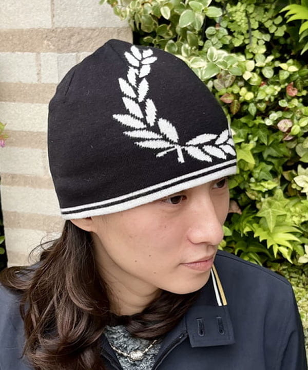 トラ吉さんの「BEAMS WOMEN｜【別注】FRED PERRY / ロゴ ジャカード ビーニー」を使ったコーディネート